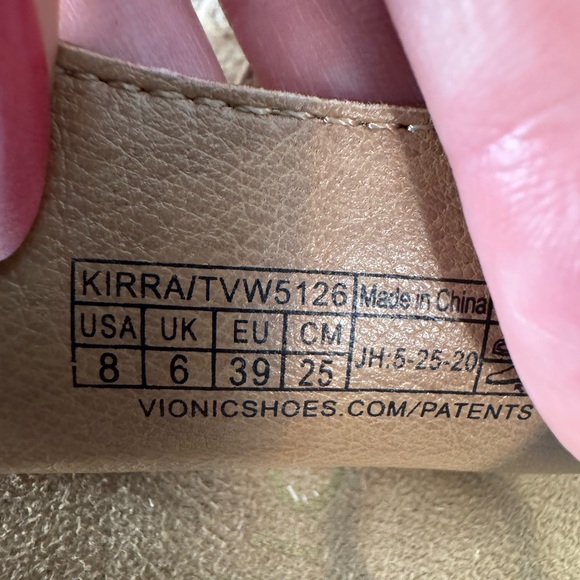 Vionic Tan Size 8 - Picture 3 of 5